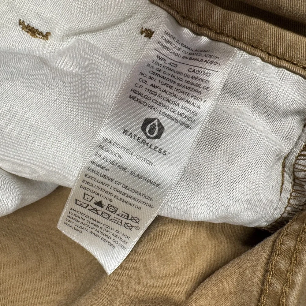 Signature Levi Strauss Athletic Fit Khaki Pants‎ Men's Size 32x34